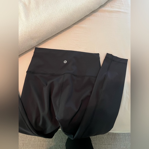 Wunder Train Lululemon leggings 25” - Picture 2 of 3